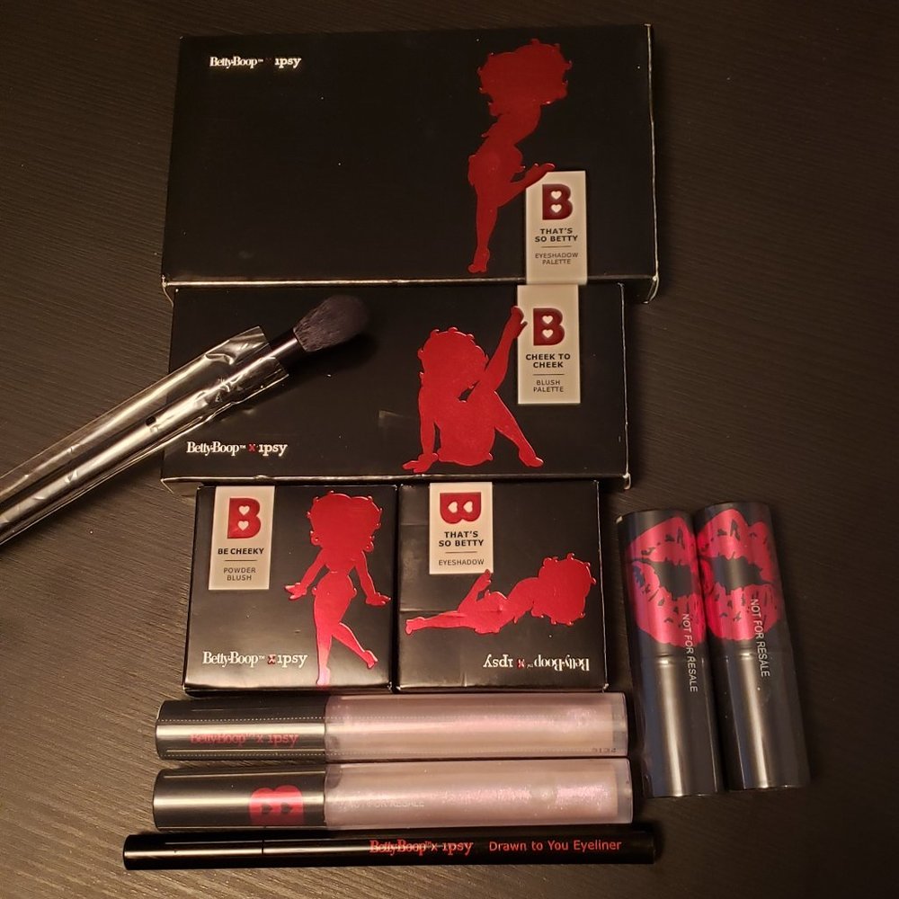 10 PIECE BETTY BOOP X IPSY COLLECTION $80
